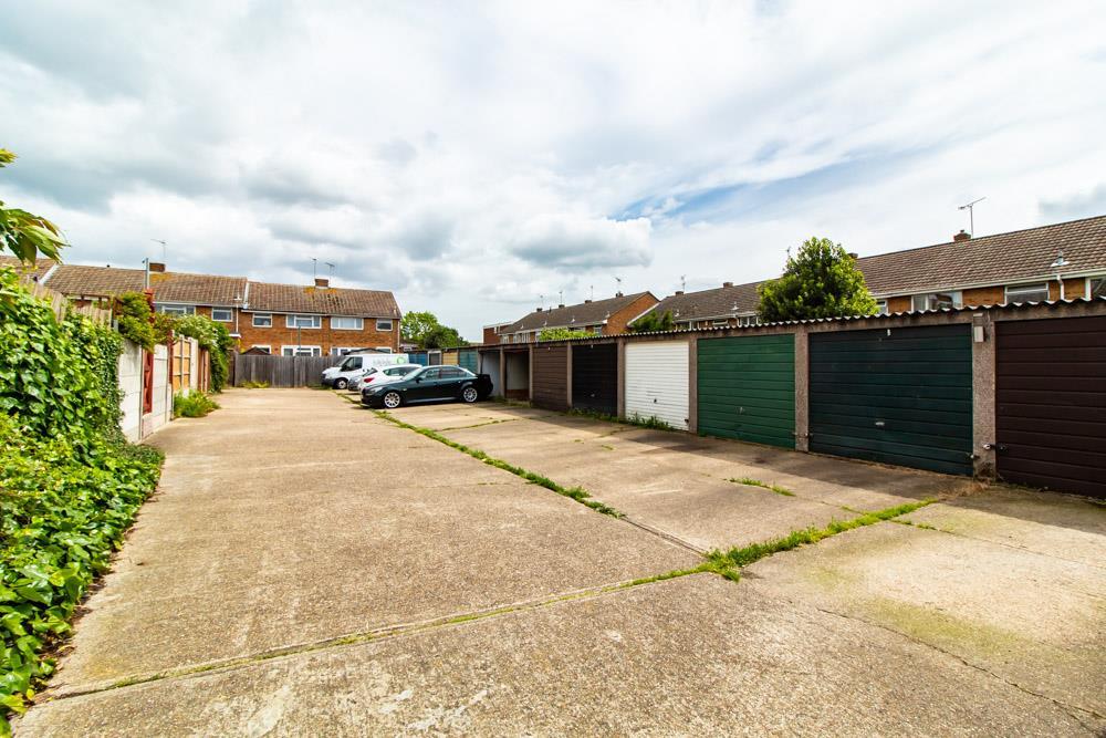 Garage in Block