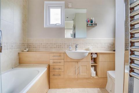 58 Cranley Road, Westcliff-on-sea, SS0 8AL