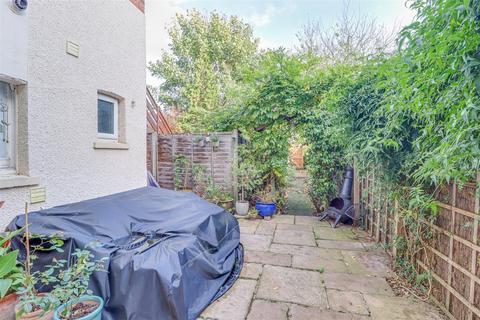 58 Cranley Road, Westcliff-on-sea, SS0 8AL