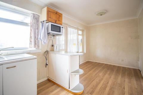 24 Belgrave Close, Leigh-on-sea, SS9 5EU