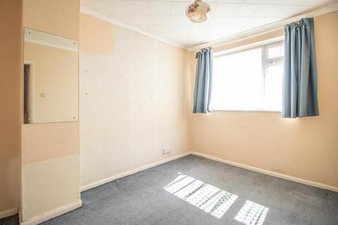 24 Belgrave Close, Leigh-on-sea, SS9 5EU