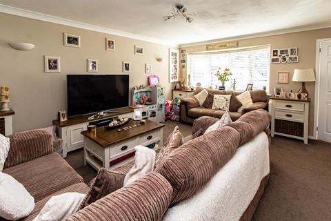 9 Dolphins, Westcliff-on-sea, SS0 0LD