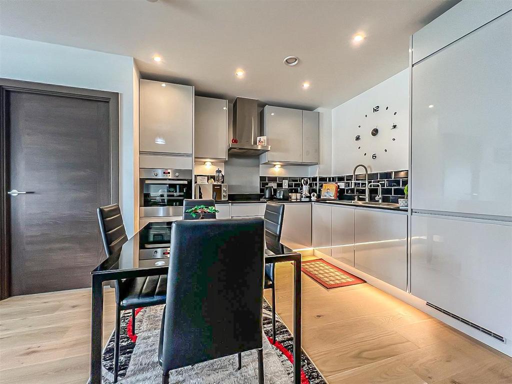 Kitchen dining area