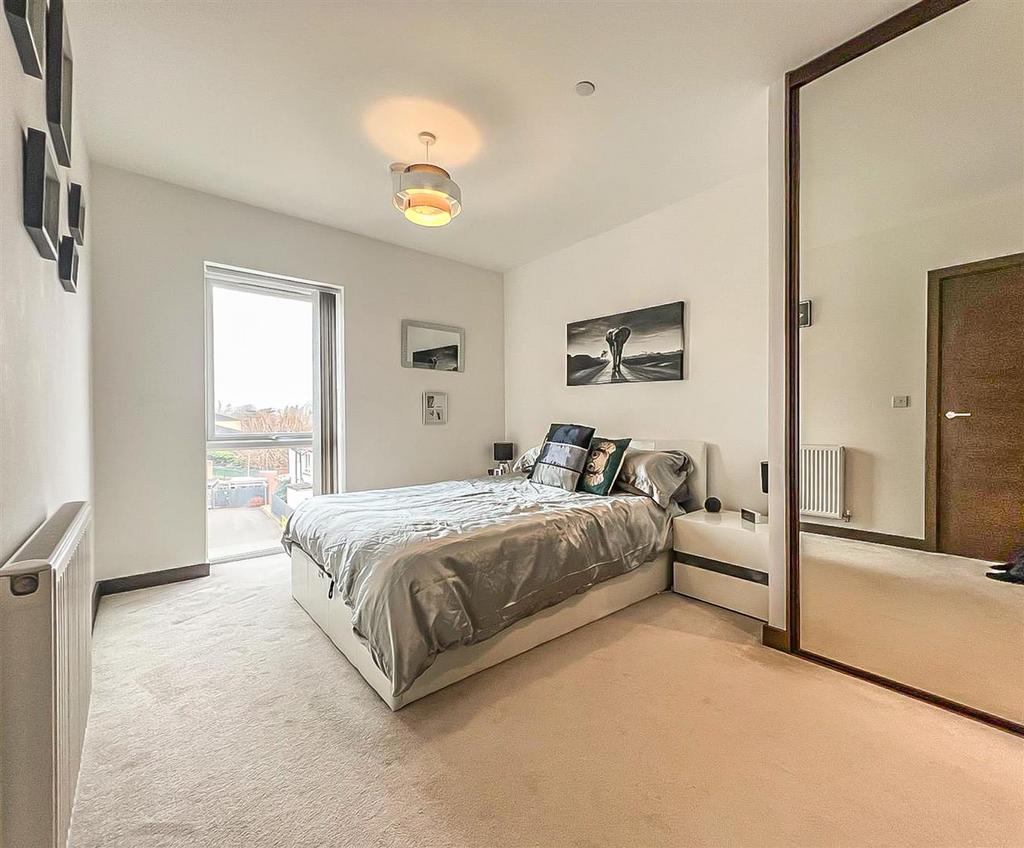 Large double bedroom