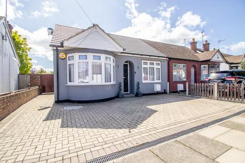 2 bedroom semi-detached bungalow for sale, South Crescent, Southend-on-Sea SS2