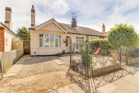 350 Bournemouth Park Road, Southend-on-sea, SS2 5LZ