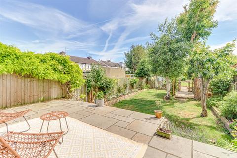 272 Elm Road, Shoeburyness, Southend-on-sea, SS3 9RY