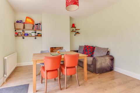 272 Elm Road, Shoeburyness, Southend-on-sea, SS3 9RY