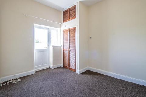 2 bedroom flat for sale, Park Road, Westcliff-on-Sea SS0