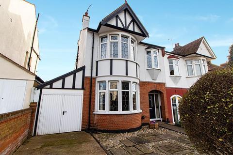 82 Sandringham Road, Southend-on-sea, SS1 2UG