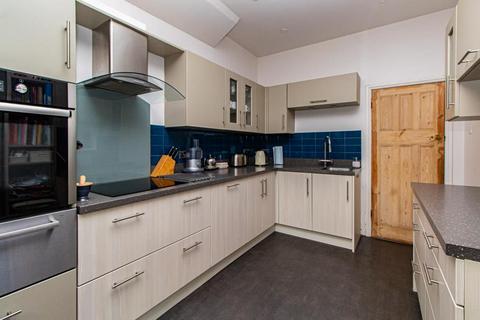 82 Sandringham Road, Southend-on-sea, SS1 2UG