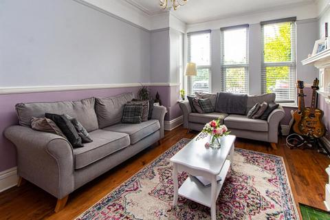 87 Riviera Drive, Southend-on-sea, SS1 2QH