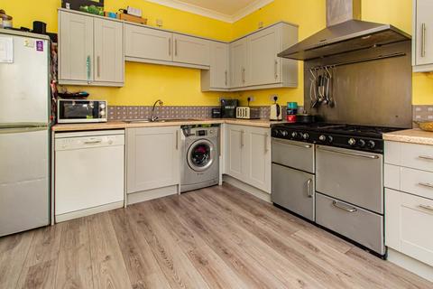 87 Riviera Drive, Southend-on-sea, SS1 2QH