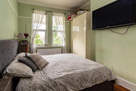87 Riviera Drive, Southend-on-sea, SS1 2QH