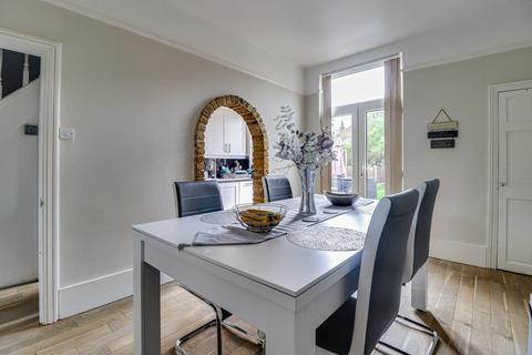 136 Central Avenue, Southend-on-sea, SS2 4DZ
