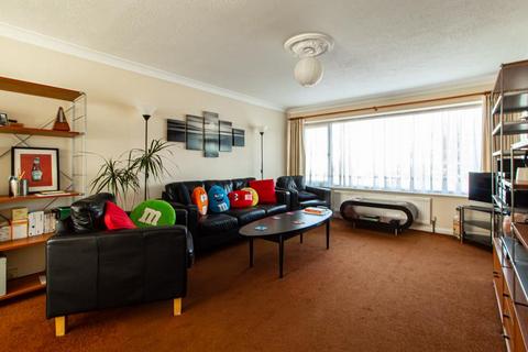 128 Gunners Road, Shoeburyness, Southend-on-sea, SS3 9SB