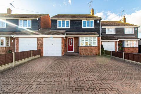 79 Crouch Avenue, Hullbridge, Hockley, SS5 6BS