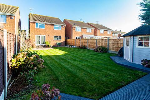 79 Crouch Avenue, Hullbridge, Hockley, SS5 6BS