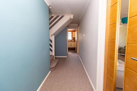 79 Crouch Avenue, Hullbridge, Hockley, SS5 6BS