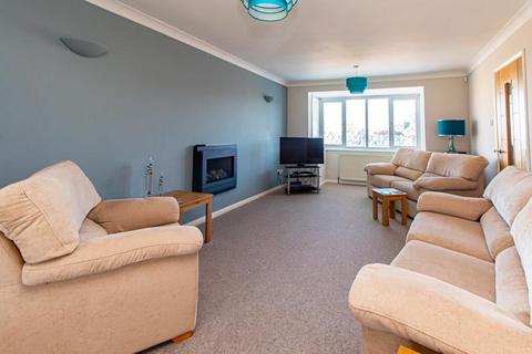 79 Crouch Avenue, Hullbridge, Hockley, SS5 6BS