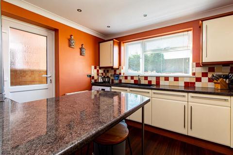 79 Crouch Avenue, Hullbridge, Hockley, SS5 6BS