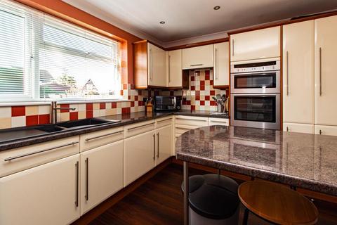 79 Crouch Avenue, Hullbridge, Hockley, SS5 6BS