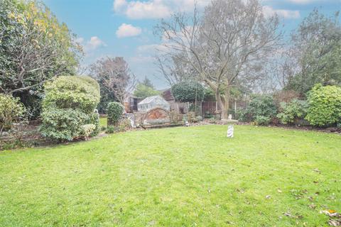 3 bedroom semi-detached house for sale, Fairlawn Gardens, Southend-on-Sea SS2