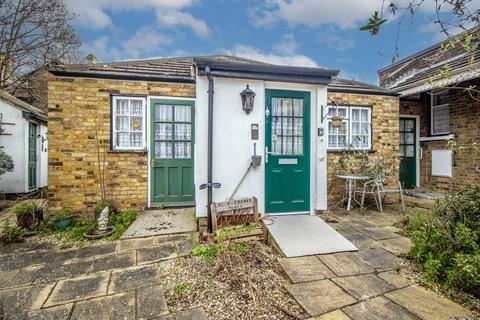 1 bedroom bungalow for sale, Cambridge Road, Southend-on-Sea SS1