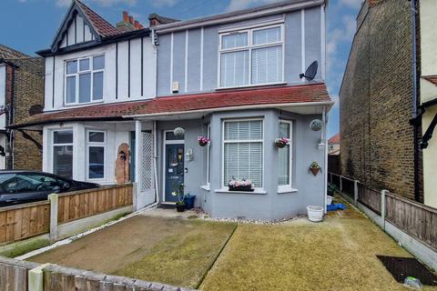23 West Road, Shoeburyness, Southend-on-sea, SS3 9DR