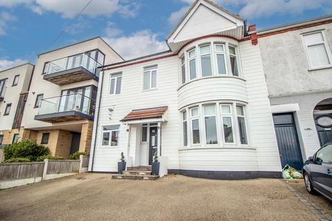 4 bedroom end of terrace house for sale, Ambleside Drive, Southend-on-Sea SS1