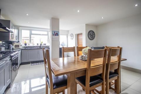4 bedroom end of terrace house for sale, Ambleside Drive, Southend-on-Sea SS1