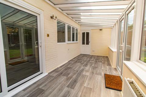 59 Seaview Drive, Great Wakering, Southend-on-sea, SS3 0BE