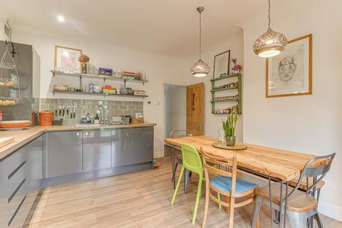 35 Valkyrie Road, Westcliff-on-sea, SS0 8BY