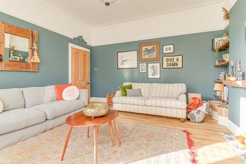 35 Valkyrie Road, Westcliff-on-sea, SS0 8BY
