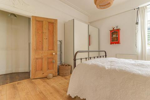 35 Valkyrie Road, Westcliff-on-sea, SS0 8BY