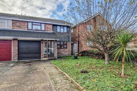 38 Fremantle, Shoeburyness, Southend-on-sea, SS3 9HU