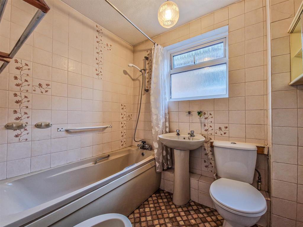 Bathroom-w.c.jpg