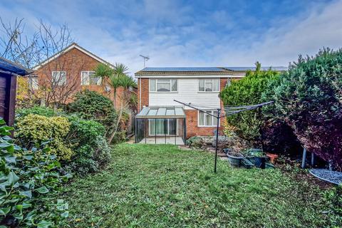 38 Fremantle, Shoeburyness, Southend-on-sea, SS3 9HU