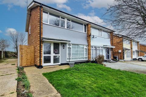 3 bedroom semi-detached house for sale, Coombes Grove, Rochford SS4