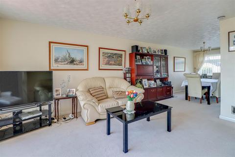 69 Gunners Road, Shoeburyness, Southend-on-sea, SS3 9SB