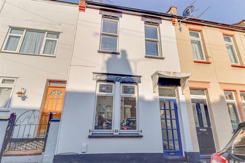 44 Brighton Avenue, Southend-on-sea, SS1 2QN