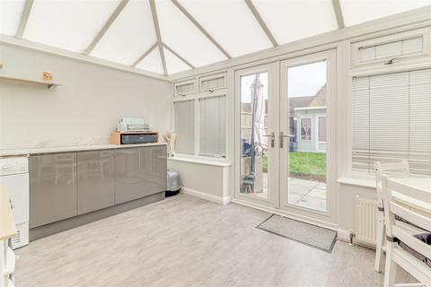 11 Adams Glade, Rochford, SS4 3LA
