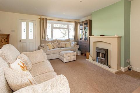 38 Barrymore Walk, Rayleigh, SS6 8YF