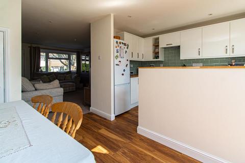38 Barrymore Walk, Rayleigh, SS6 8YF