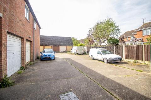 24 Allerton Close, Rochford, SS4 3AR