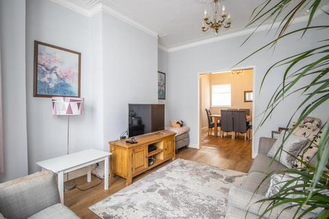 3 bedroom terraced house for sale, Rayleigh Avenue, Westcliff-on-Sea SS0