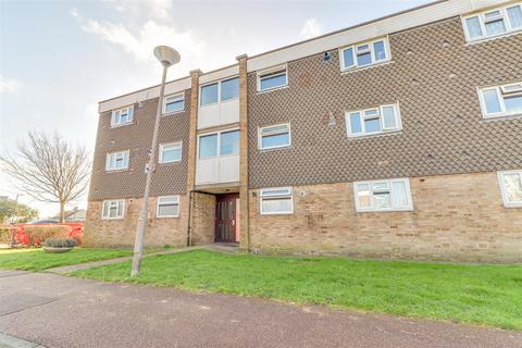 Flat 3, Lakenham House Manners Way, Southend-on-sea, SS2 6RF