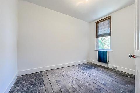 10 Brighton Avenue, Southend-on-sea, SS1 2QN