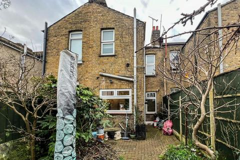 10 Brighton Avenue, Southend-on-sea, SS1 2QN