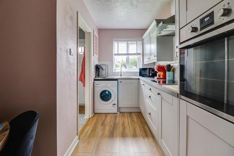25 Weaverdale, Shoeburyness, Southend-on-sea, SS3 8XL